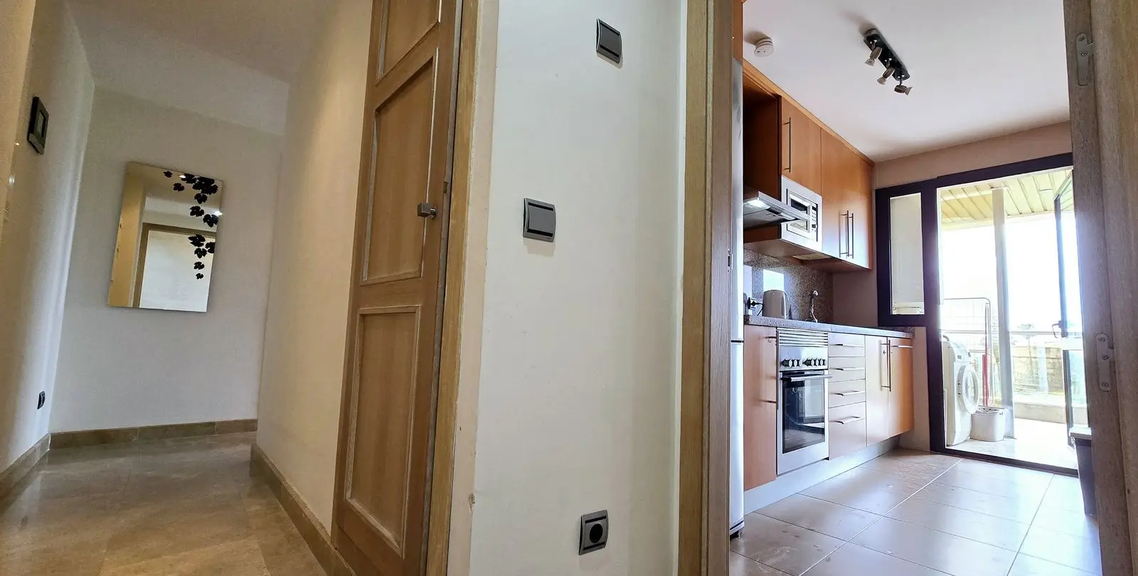 Sale of middle floor apartment in La Duquesa 20