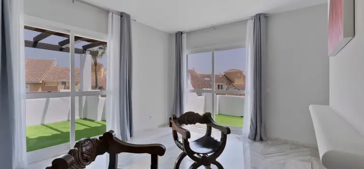 Penthouse R5119675 1