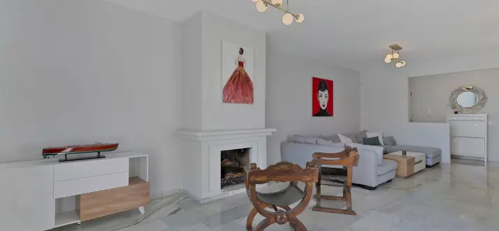 Penthouse R5119675 3