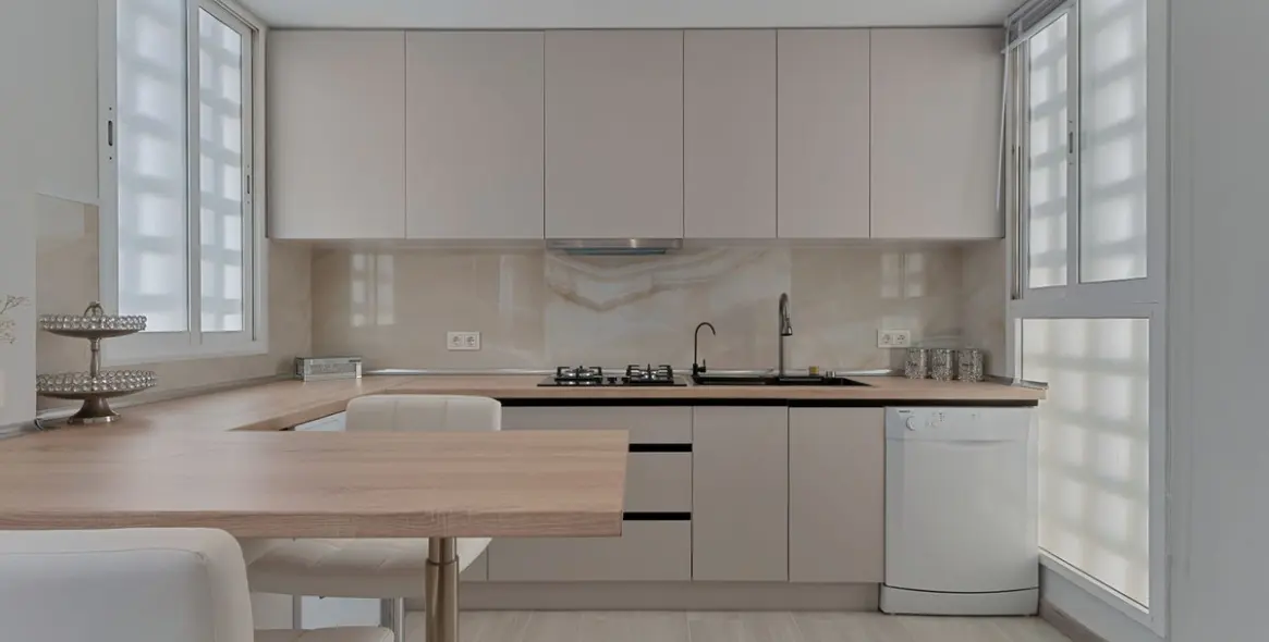 Sale of penthouse in Bel Air 8