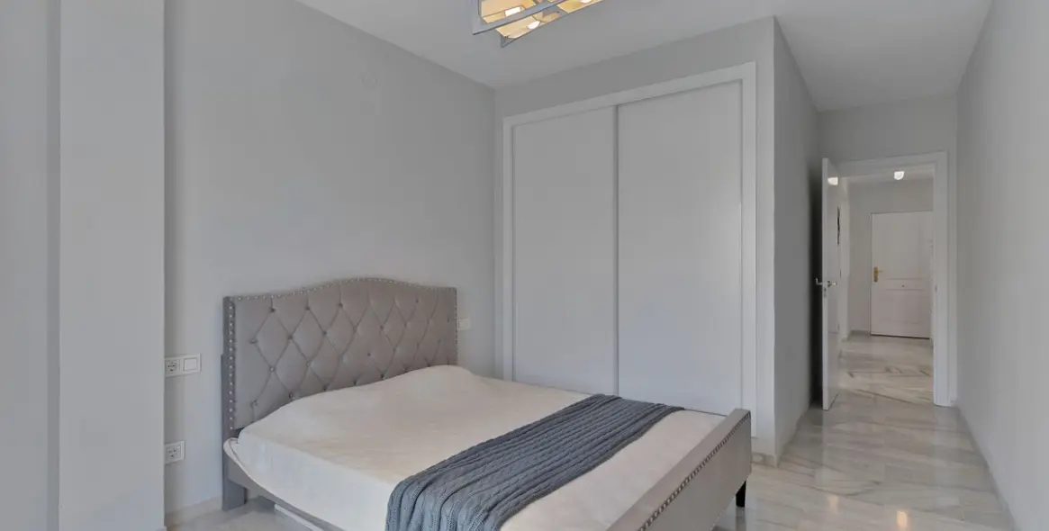 Sale of penthouse in Bel Air 11