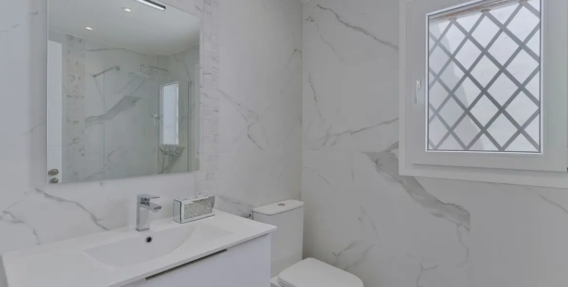 Sale of penthouse in Bel Air 12