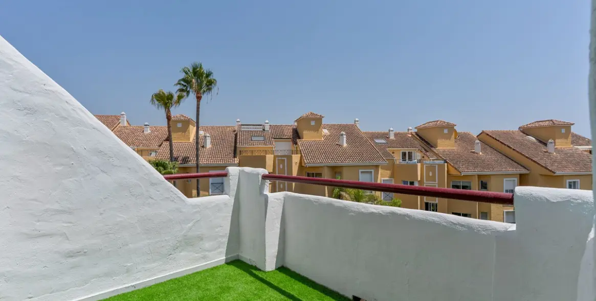 Sale of penthouse in Bel Air 21