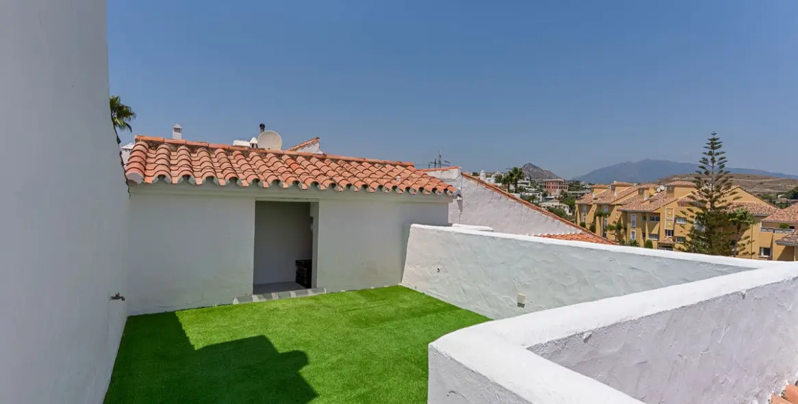 Sale of penthouse in Bel Air 22