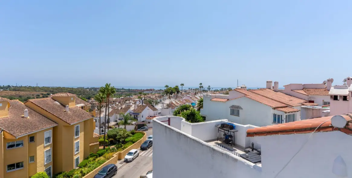 Sale of penthouse in Bel Air 23