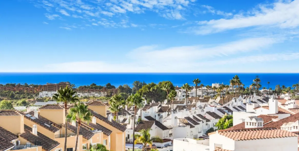 Sale of penthouse in Bel Air 25