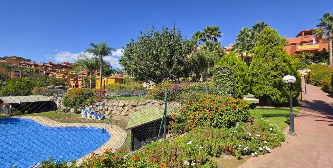 Sale of duplex in Reserva de Marbella 13