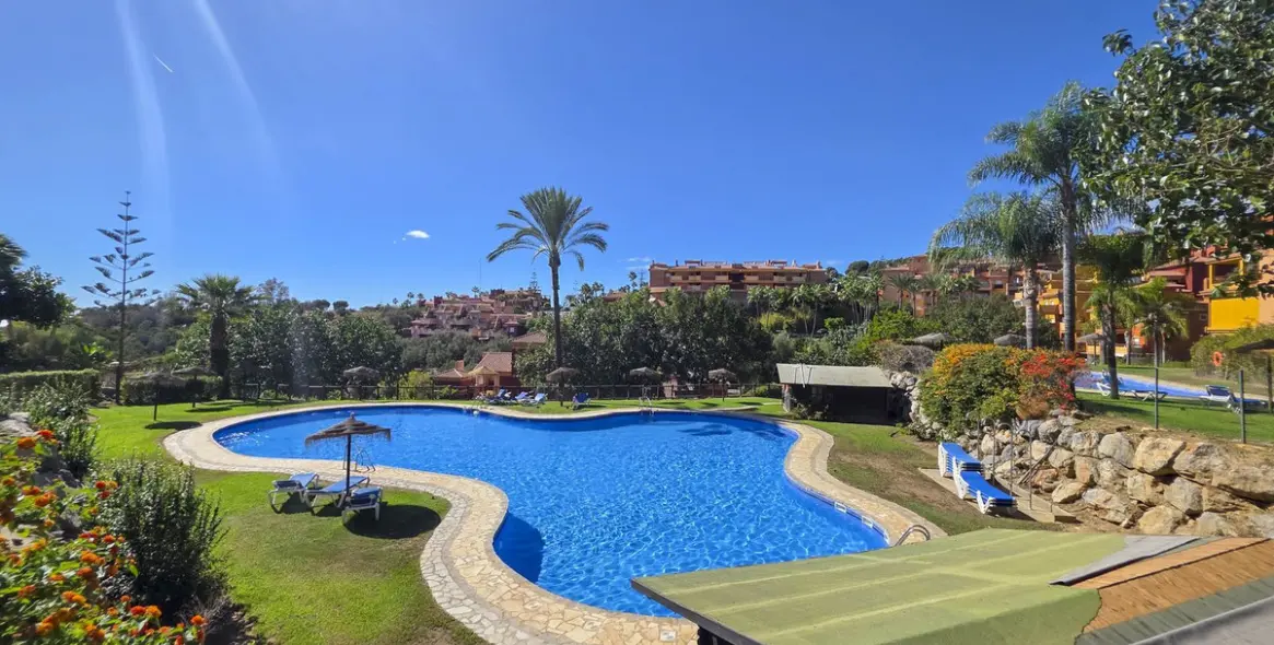 Продажа апартаментов на среднем этаже в Reserva de Marbella 37