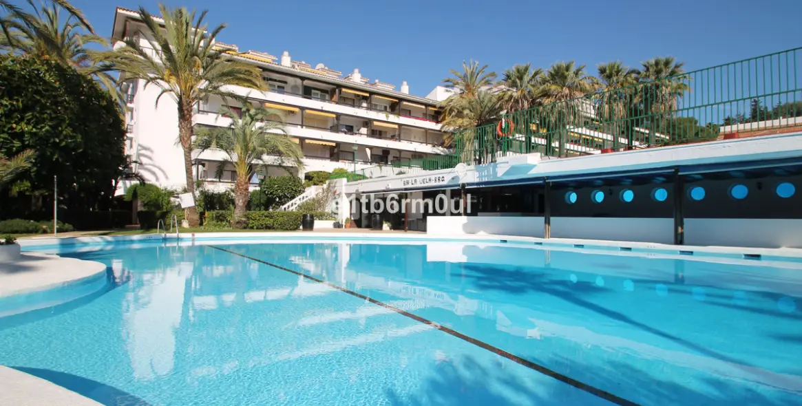 Sale of ground floor apartment in The Golden Mile 1