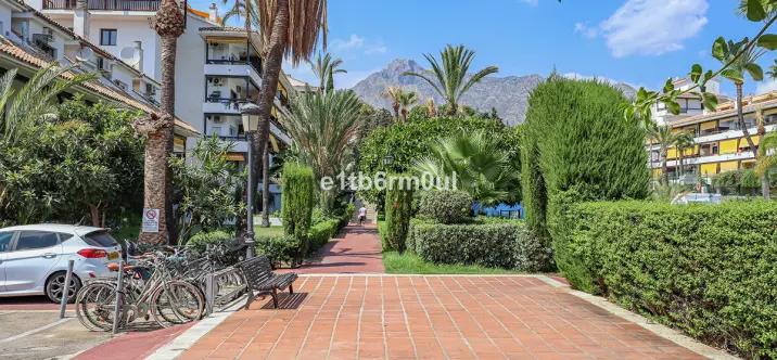 Sale of ground floor apartment in The Golden Mile 1