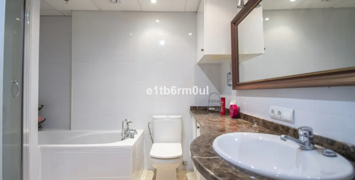 Sale of ground floor apartment in The Golden Mile 7