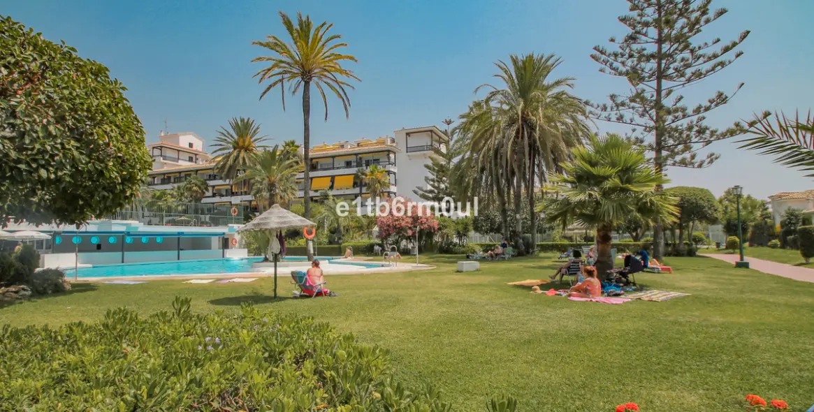 Sale of ground floor apartment in The Golden Mile 10