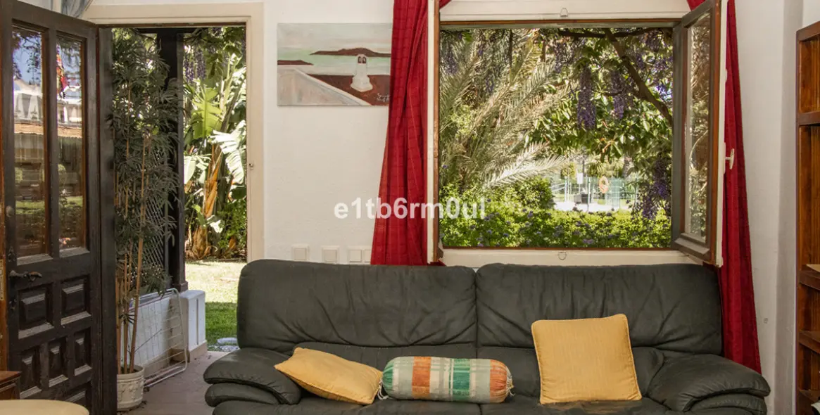 Sale of ground floor apartment in The Golden Mile 15