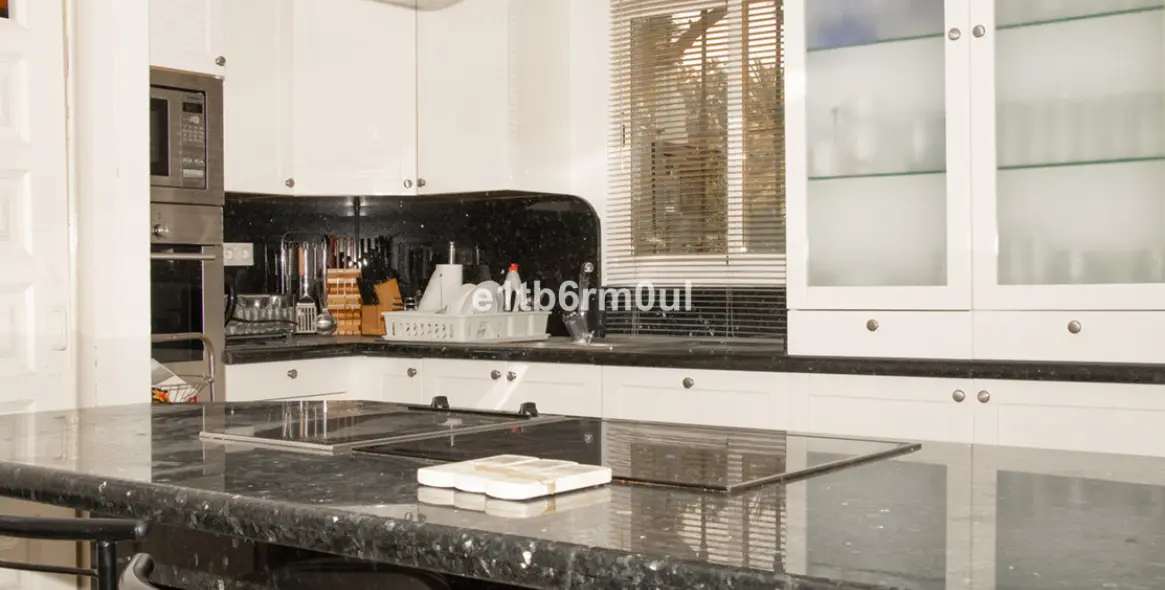 Sale of ground floor apartment in The Golden Mile 17