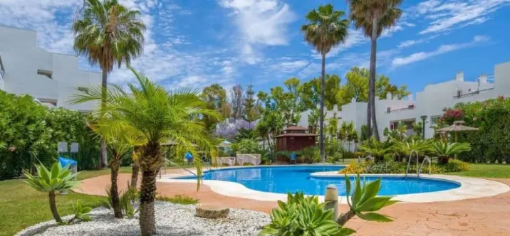 Продажа апартаментов на первом этаже в Guadalmina Baja 0