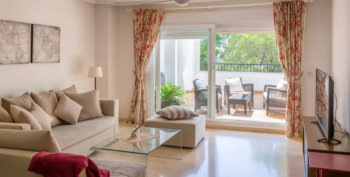 Продажа апартаментов на первом этаже в Guadalmina Baja 2