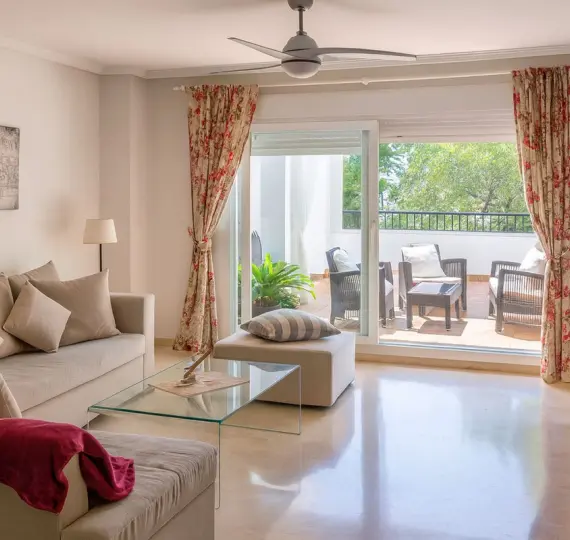 Продажа апартаментов на первом этаже в Guadalmina Baja