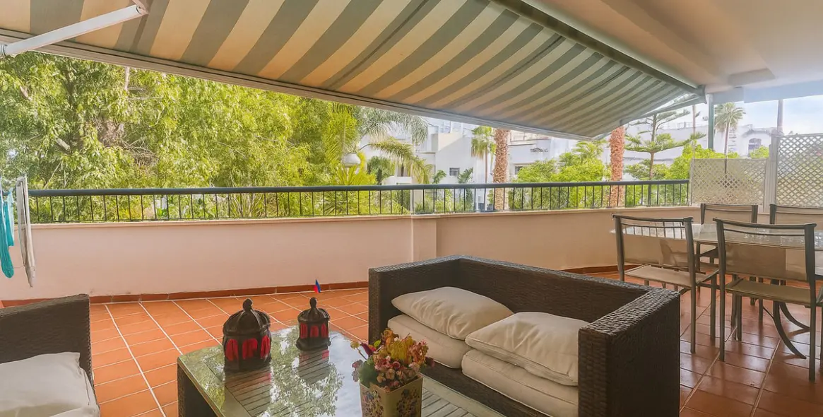 Продажа апартаментов на первом этаже в Guadalmina Baja 12