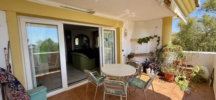 Sale of penthouse in Calahonda 3