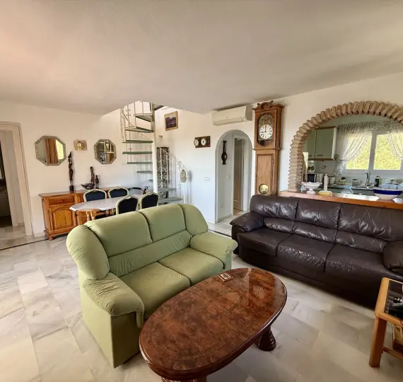 Sale of penthouse in Calahonda