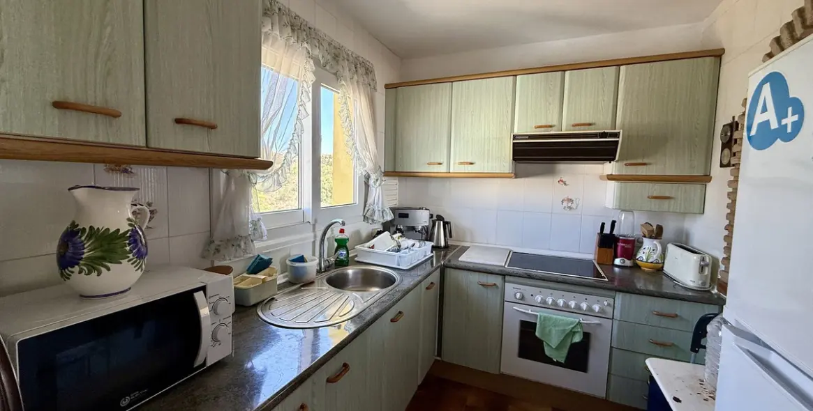 Sale of penthouse in Calahonda 9