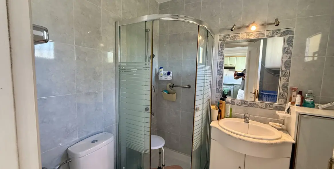 Sale of penthouse in Calahonda 13