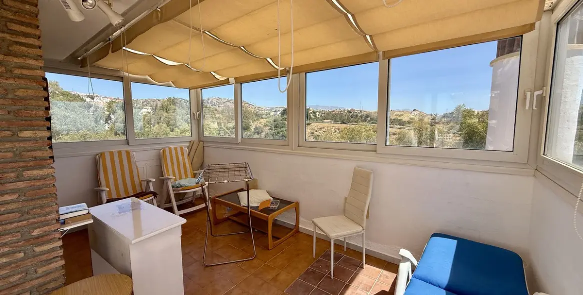 Sale of penthouse in Calahonda 22