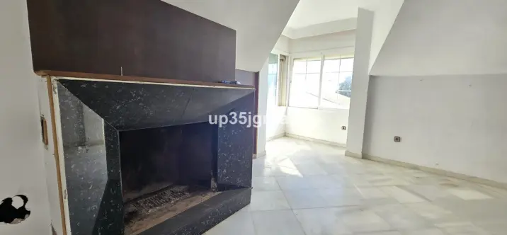 Penthouse R5171008 1