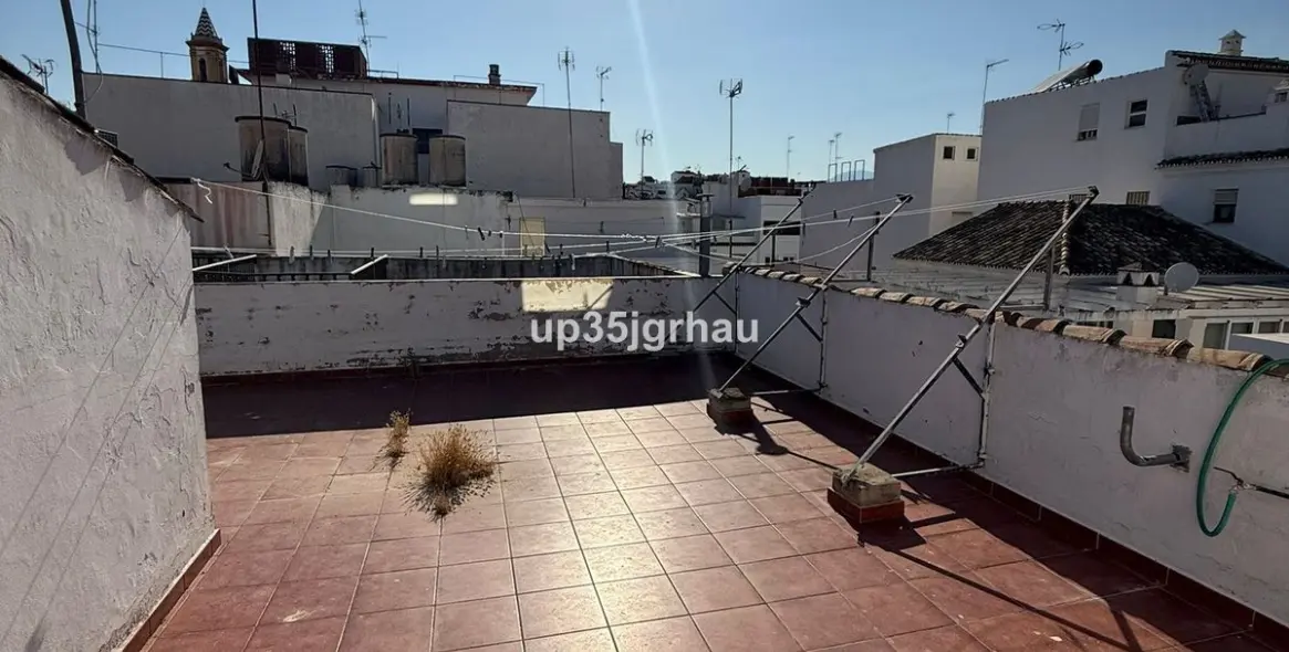 Sale of penthouse in Estepona 6