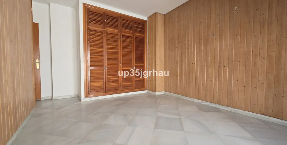 Sale of penthouse in Estepona 11