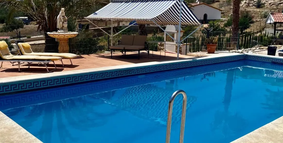 Sale of detached villa in Alcaucín 12