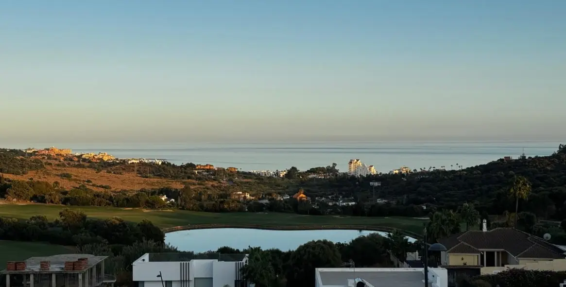 Sale of penthouse in Estepona 5