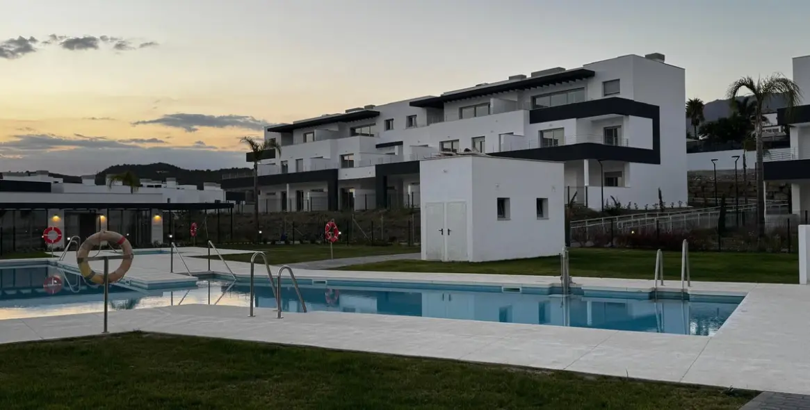 Sale of penthouse in Estepona 8