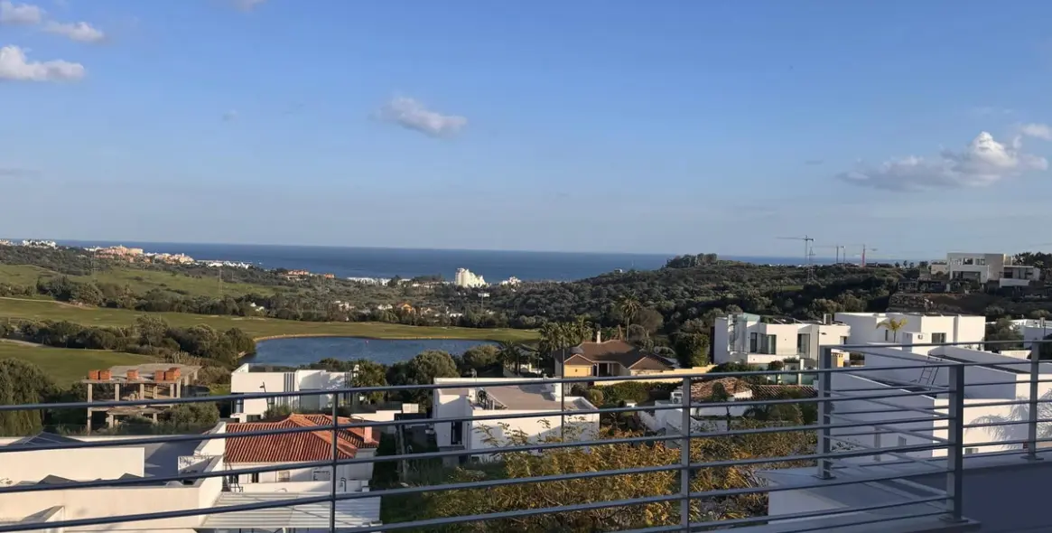 Sale of penthouse in Estepona 23