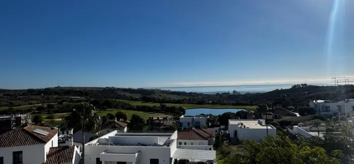 Venta de ático en Estepona 1