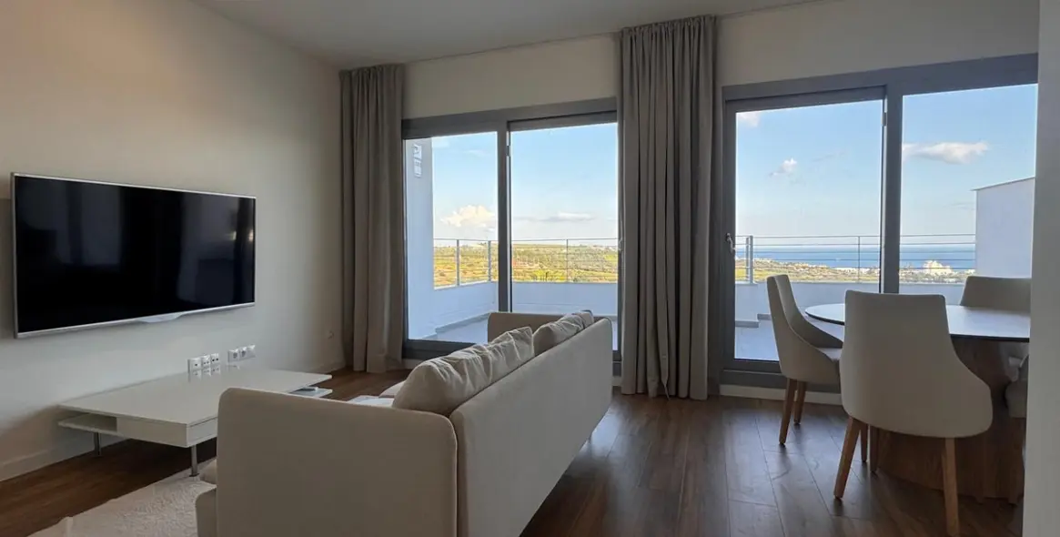 Sale of penthouse in Estepona 3