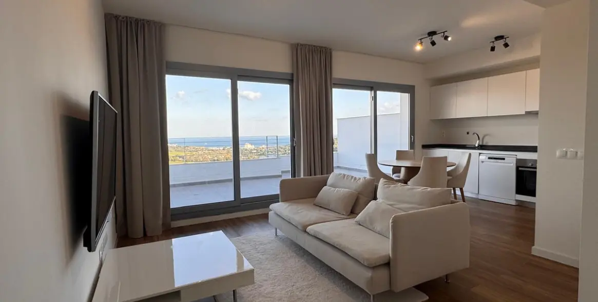 Sale of penthouse in Estepona 4