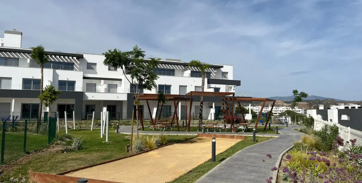 Sale of penthouse in Estepona 15