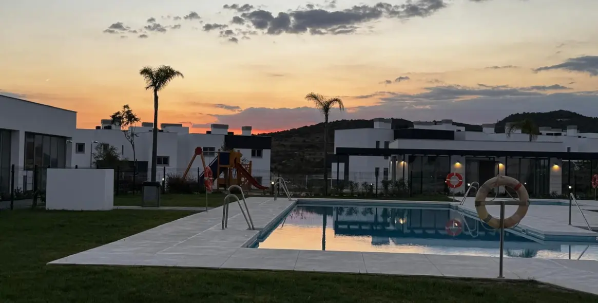 Sale of penthouse in Estepona 18