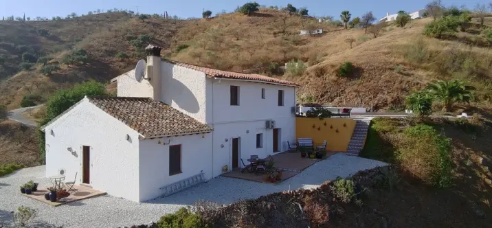 Sale of finca - cortijo in Alora 0