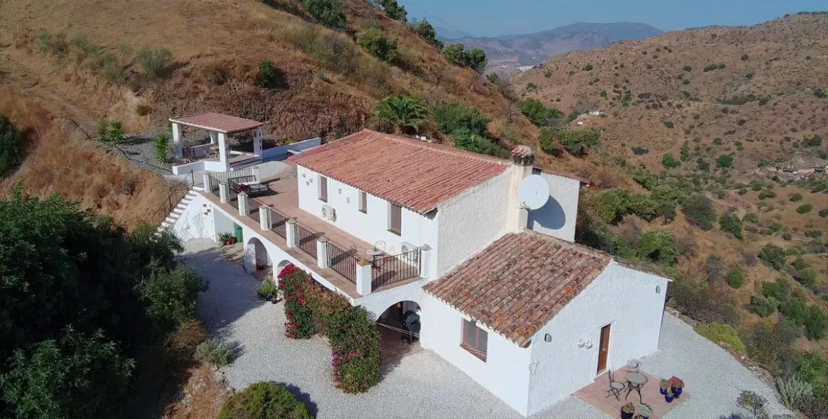 Sale of finca - cortijo in Alora 8