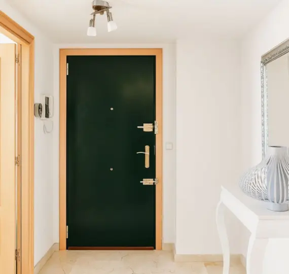 Sale of ground floor apartment in Guadalmina Baja