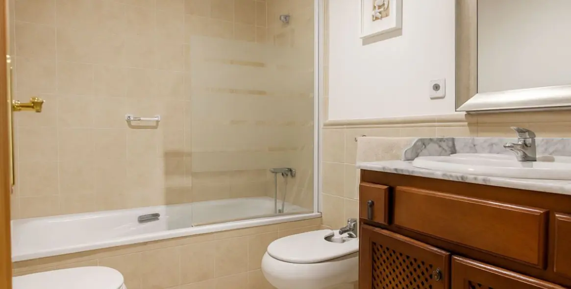 Sale of ground floor apartment in Guadalmina Baja 10