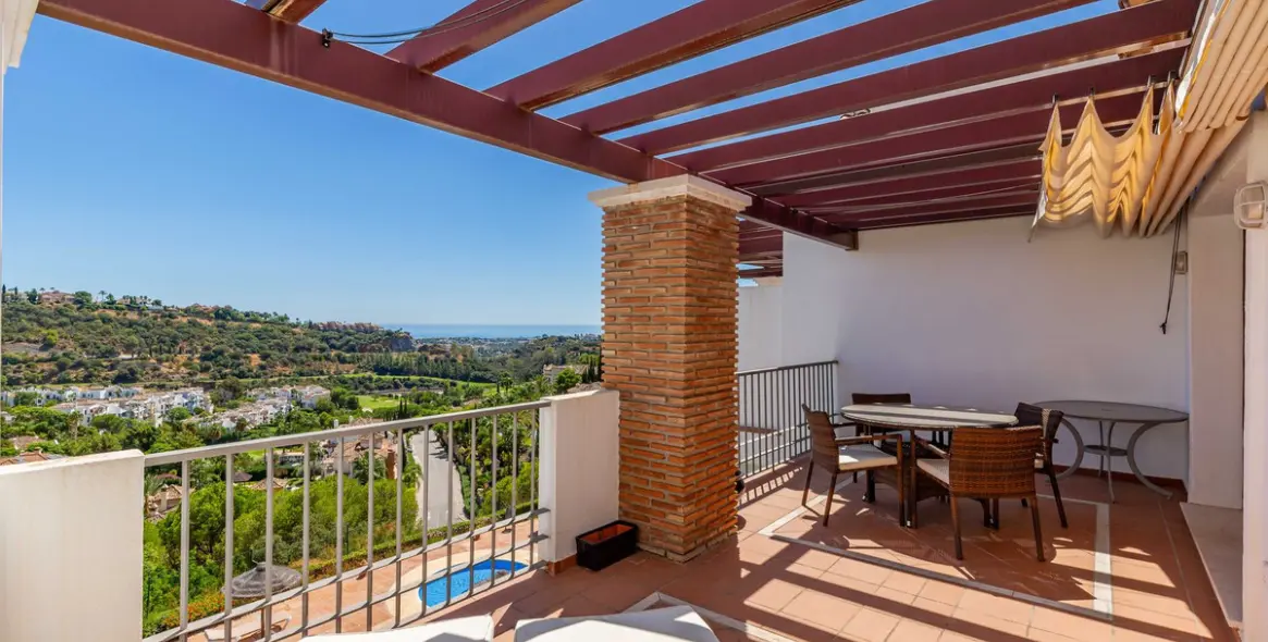 Sale of penthouse in Los Arqueros 2