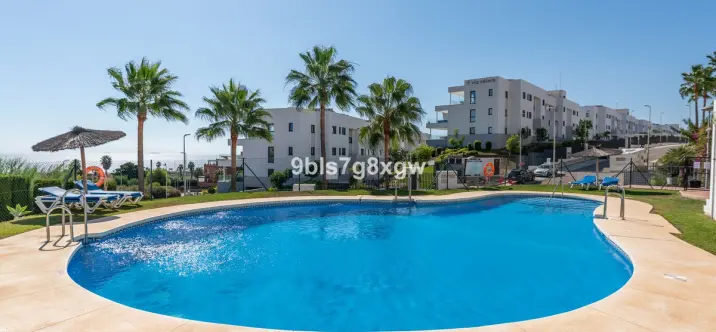 Sale of penthouse in Doña Julia 2