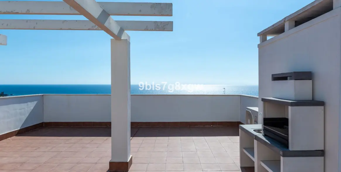 Sale of penthouse in Doña Julia 5