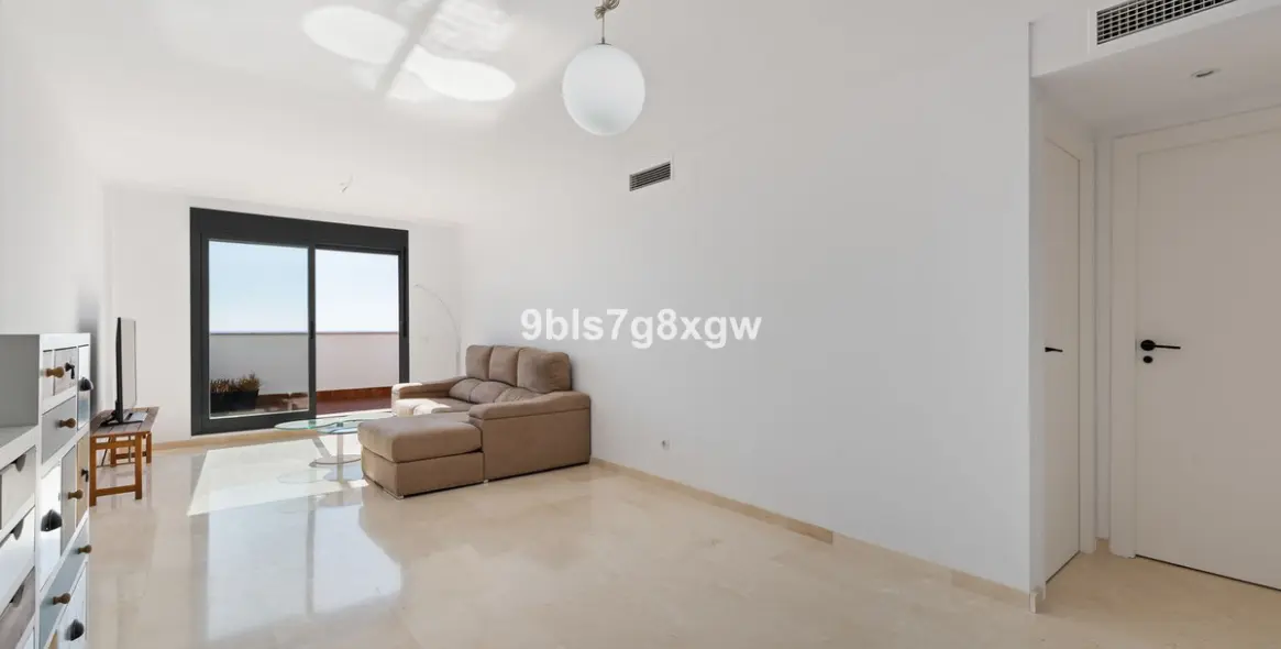 Sale of penthouse in Doña Julia 9