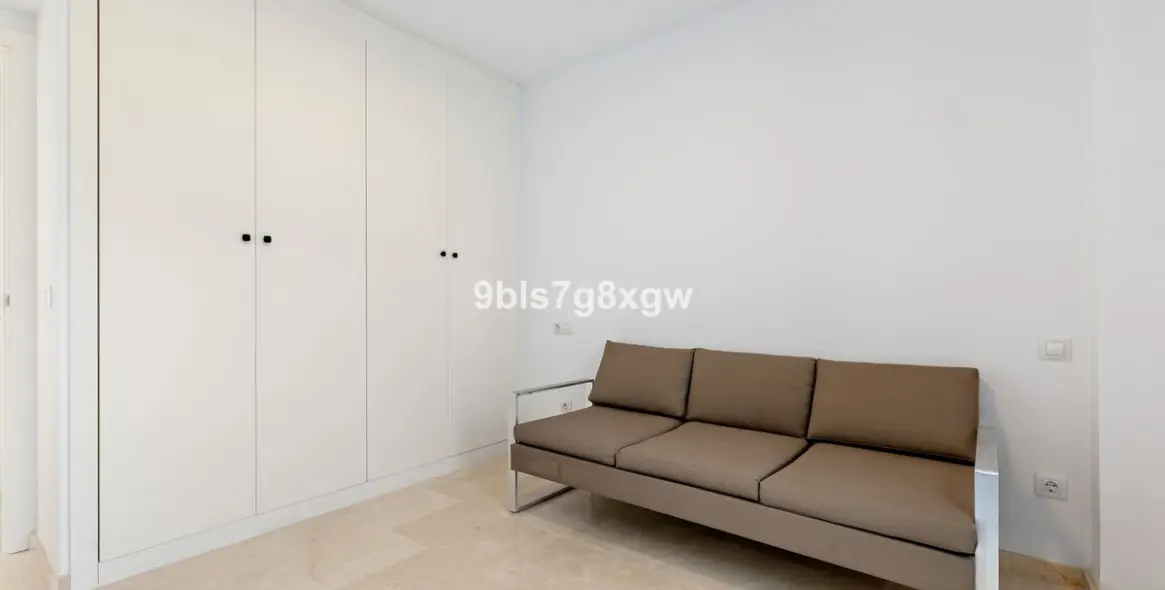 Sale of penthouse in Doña Julia 20