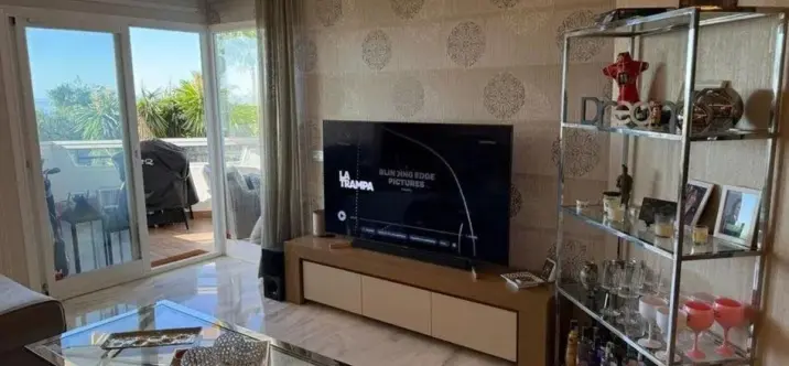 Sale of ground floor apartment in Calahonda 2