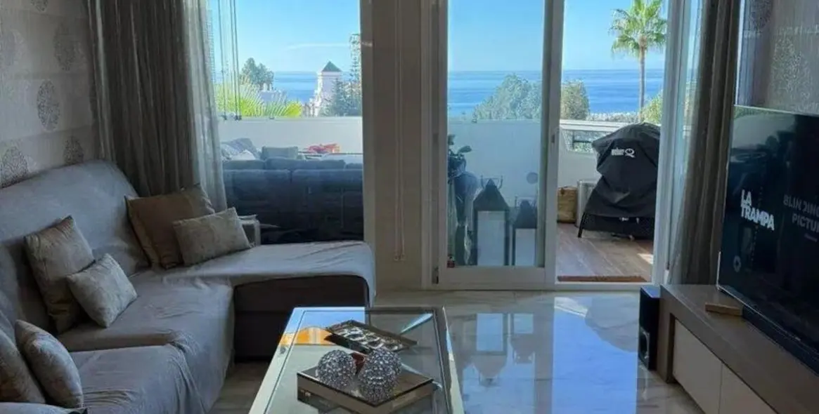 Sale of ground floor apartment in Calahonda 8